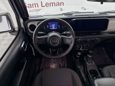 Used 2024 Jeep Wrangler Unlimited image 20