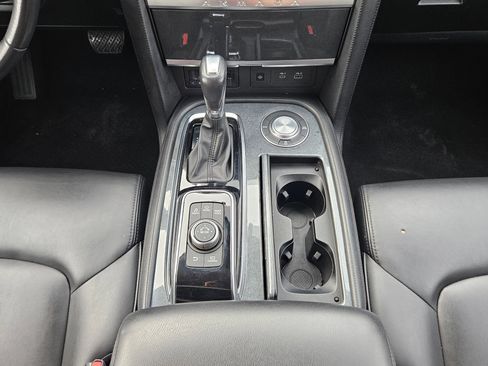 Used 2023 Nissan Armada SV image 12