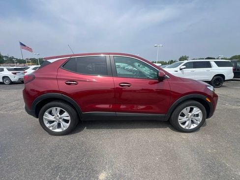 Used 2024 Buick Encore GX Preferred w/ Comfort Package FWD image 4