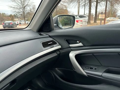 Used 2012 Honda Accord EX image 32