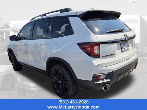 Used 2024 Honda Passport Black Edition image 3
