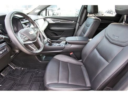 Certified 2024 Cadillac XT5 Sportv w/ Technology Package image 6