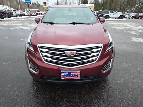 Used 2017 Cadillac XT5 Luxury image 2