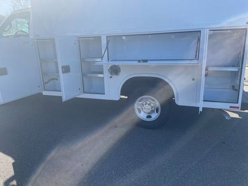 New 2024 Chevrolet Express 3500 w/ Power Convenience Package RWD image 6