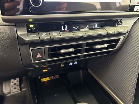 Certified 2025 Toyota Camry SE FWD image 24