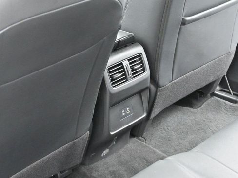 Used 2023 Nissan Rogue SL FWD image 31