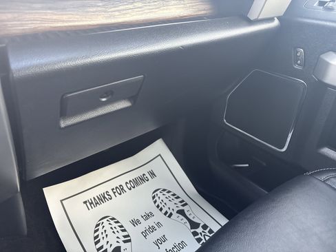 Used 2020 Ford F150 Lariat image 28