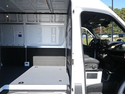 Used 2026 Mercedes-Benz Sprinter 2500 image 21
