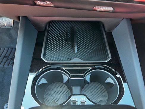 New 2026 BMW 550e xDrive w/ Premium Package AWD/4WD image 17
