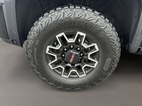 Used 2026 GMC Sierra 2500 AT4X AWD/4WD image 10