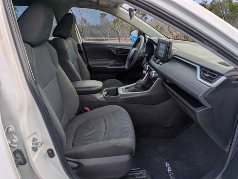 Used 2022 Toyota RAV4 LE w/ Carpet Mat Package (TMS) AWD/4WD image 16