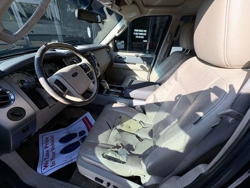 Used 2014 Ford Expedition XLT w/ Equipment Group 202A image 9