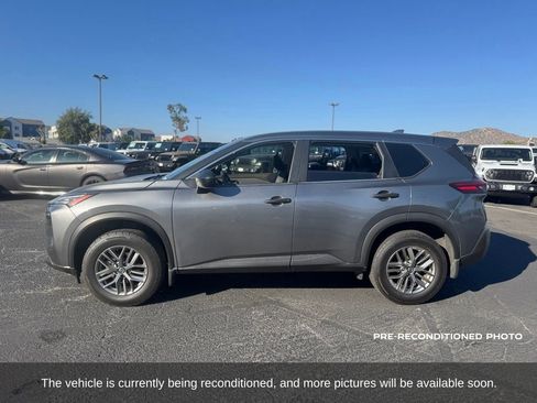 Used 2021 Nissan Rogue S FWD image 2