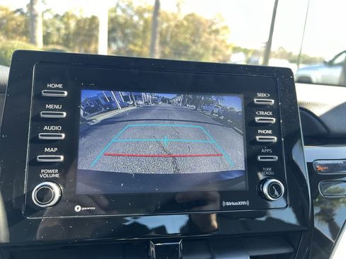 Used 2022 Toyota Camry SE image 25