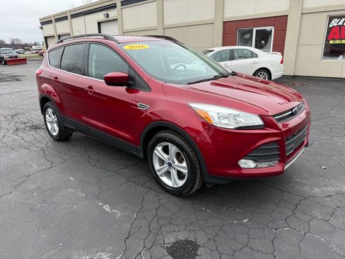 Used 2016 Ford Escape SE w/ Equipment Group 201A image 1
