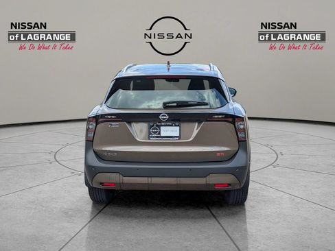 Used 2025 Nissan Kicks SR FWD image 6