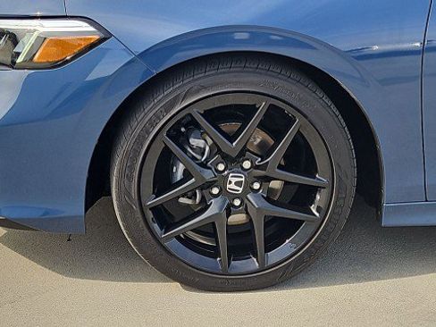 Used 2025 Honda Civic Sport image 32