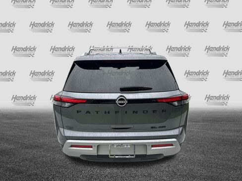 Used 2024 Nissan Pathfinder SL w/ Black Appearance Package AWD/4WD image 9