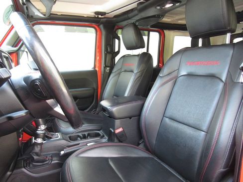 Used 2018 Jeep Wrangler Unlimited Rubicon AWD/4WD image 13
