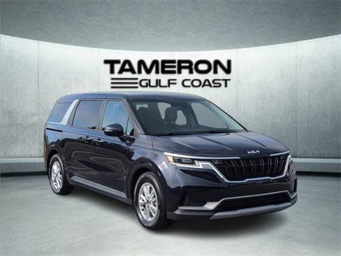 Used 2023 Kia Carnival LX image 7