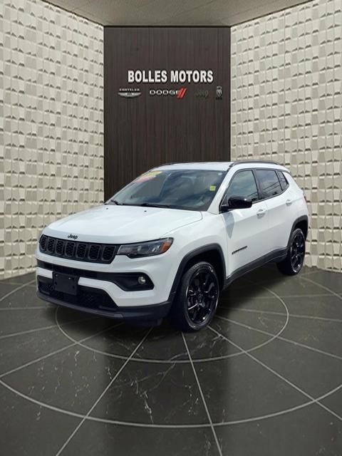 Certified 2025 Jeep Compass Latitude w/ Convenience Group AWD/4WD image 10