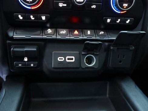 Used 2020 Chevrolet Silverado 2500 LTZ image 38