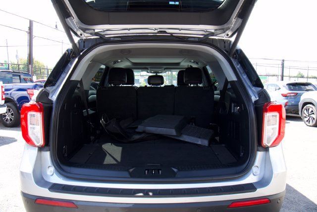 Used 2022 Ford Explorer XLT w/ Equipment Group 202A AWD/4WD image 29