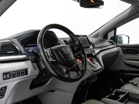 Used 2018 Honda Odyssey Touring image 13