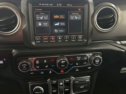 Used 2023 Jeep Wrangler Unlimited Rubicon 4xe w/ Cold Weather Group AWD/4WD image 22