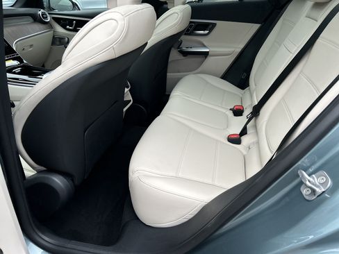 New 2026 Mercedes-Benz GLC 300 image 36
