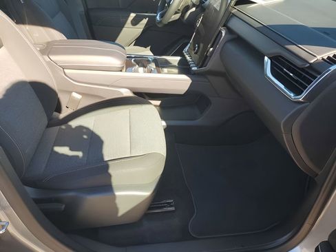 New 2026 GMC Acadia Elevation image 16