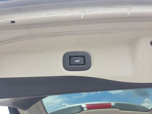 Certified 2018 Nissan Rogue SV AWD/4WD image 15