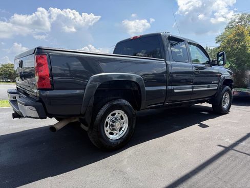 Used 2004 Chevrolet Silverado 2500 LS RWD image 6