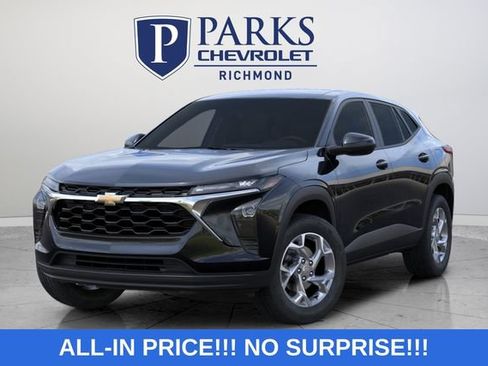 New 2026 Chevrolet Trax LS w/ LS Convenience Package FWD image 3
