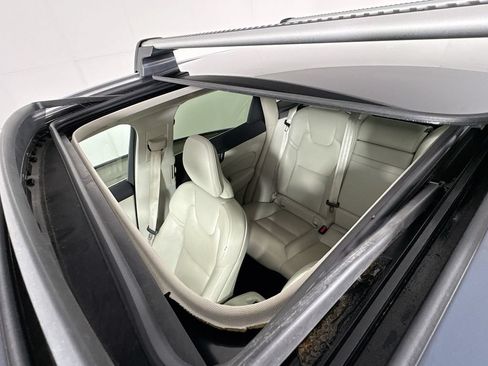 Used 2019 Volvo XC60 T5 Momentum w/ Multimedia Package AWD/4WD image 26
