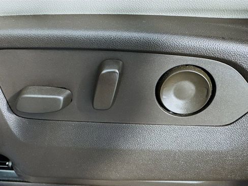 Used 2022 GMC Yukon XL SLT w/ SLT Luxury Package image 20