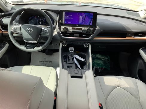 Used 2026 Toyota Grand Highlander AWD Hybrid image 16