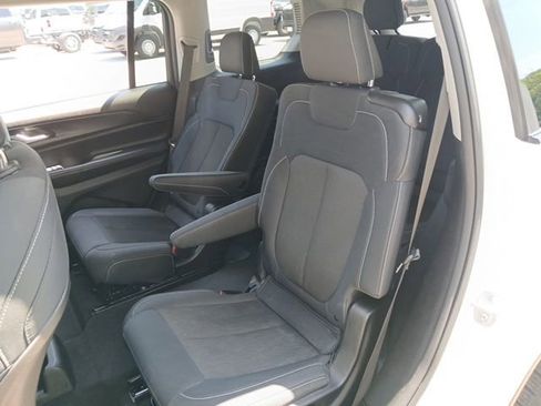 Used 2023 Jeep Grand Cherokee L Laredo RWD image 20