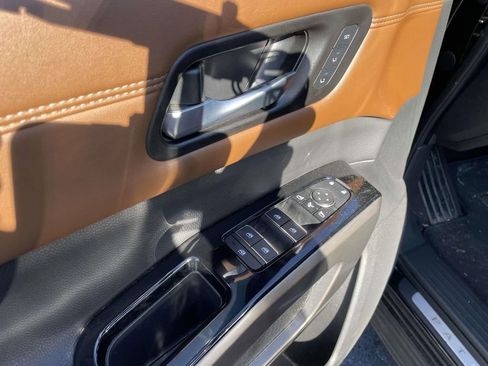 Used 2024 Nissan Pathfinder Platinum w/ Cargo Package image 28