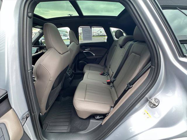 Certified 2025 Audi Q5 Premium Plus w/ Premium Plus AWD/4WD image 13