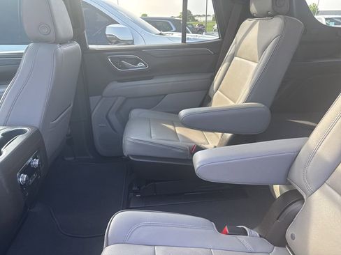 Used 2022 GMC Yukon SLT w/ SLT Premium Package AWD/4WD image 13