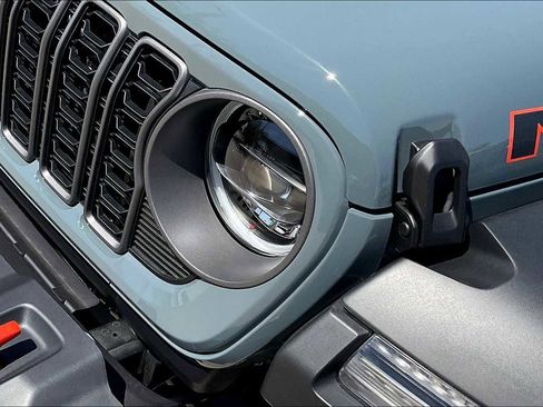 New 2025 Jeep Gladiator Mojave w/ Safety Group image 13