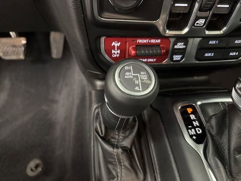 Used 2024 Jeep Wrangler Unlimited Rubicon 4xe AWD/4WD image 36