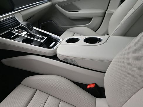 Certified 2022 Porsche Panamera 4 image 22