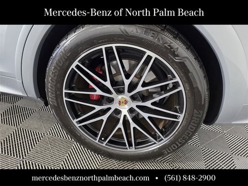 Used 2025 Porsche Cayenne GTS image 18