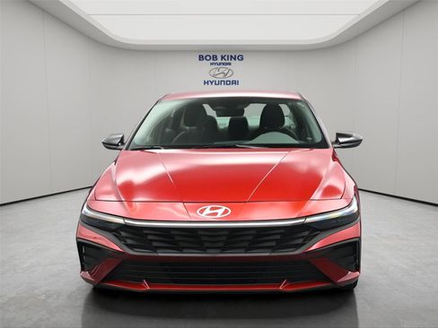 Certified 2025 Hyundai Elantra Sport image 13