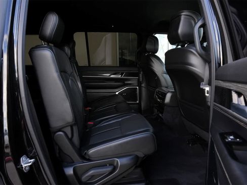 Used 2022 Jeep Wagoneer Series II image 20