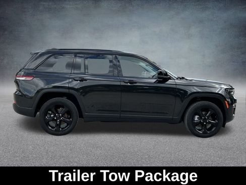 Used 2024 Jeep Grand Cherokee Limited w/ Black Appearance Package image 6