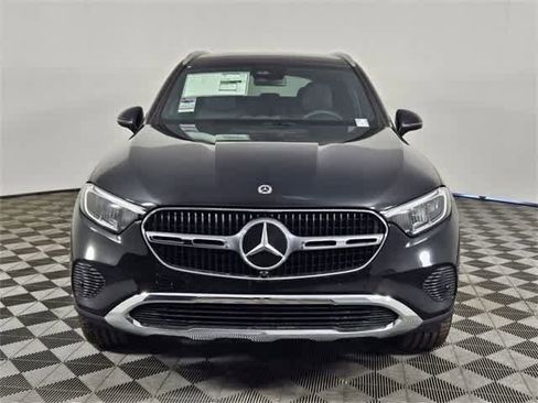 Used 2025 Mercedes-Benz GLC 300 4MATIC image 24