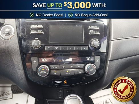 Used 2017 Nissan Rogue SV AWD/4WD image 25